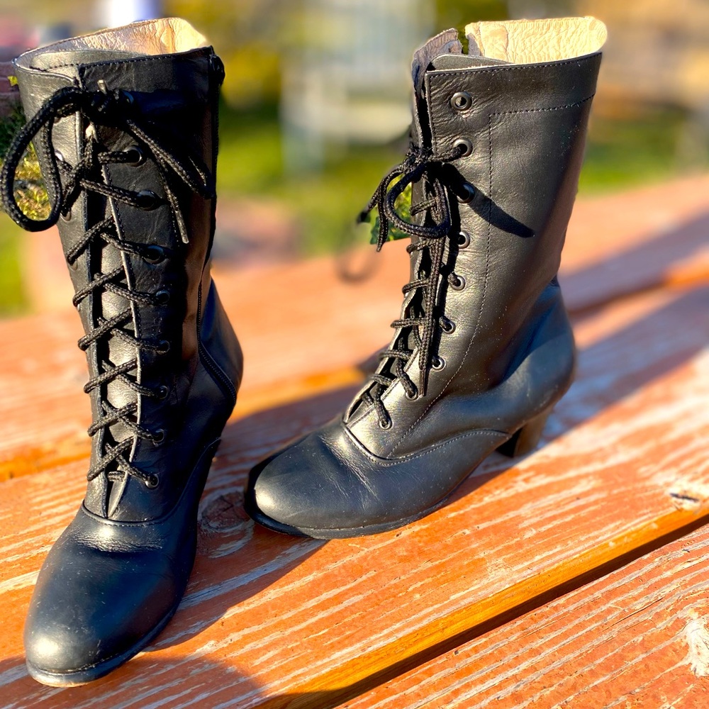 TMC INC. Folklorico Adelita dance boots